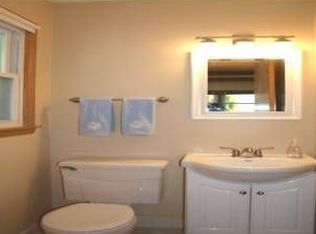 N91W17366 Saint Mark Dr, Menomonee Falls, WI 53051