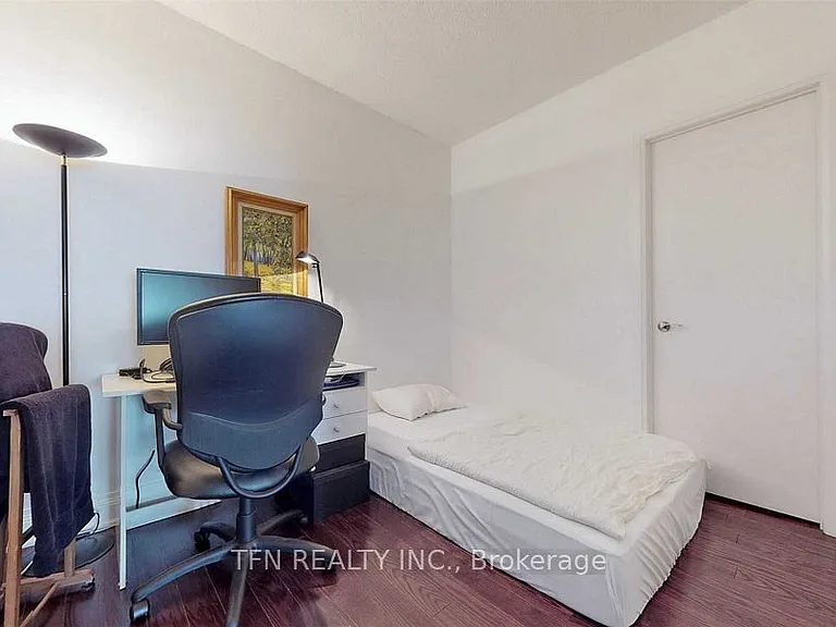 2191 Yonge St #4101 — Photo 9