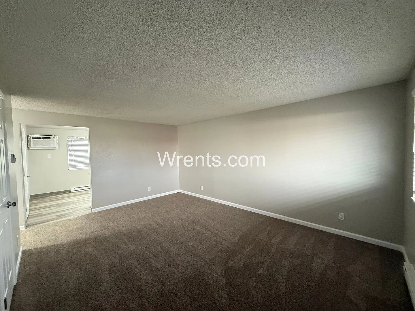 1428 S Lundstrom St — Photo 2