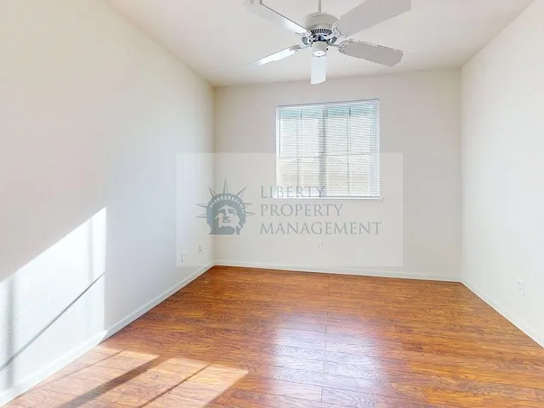 1360 Shady Ln #431 — Photo 13