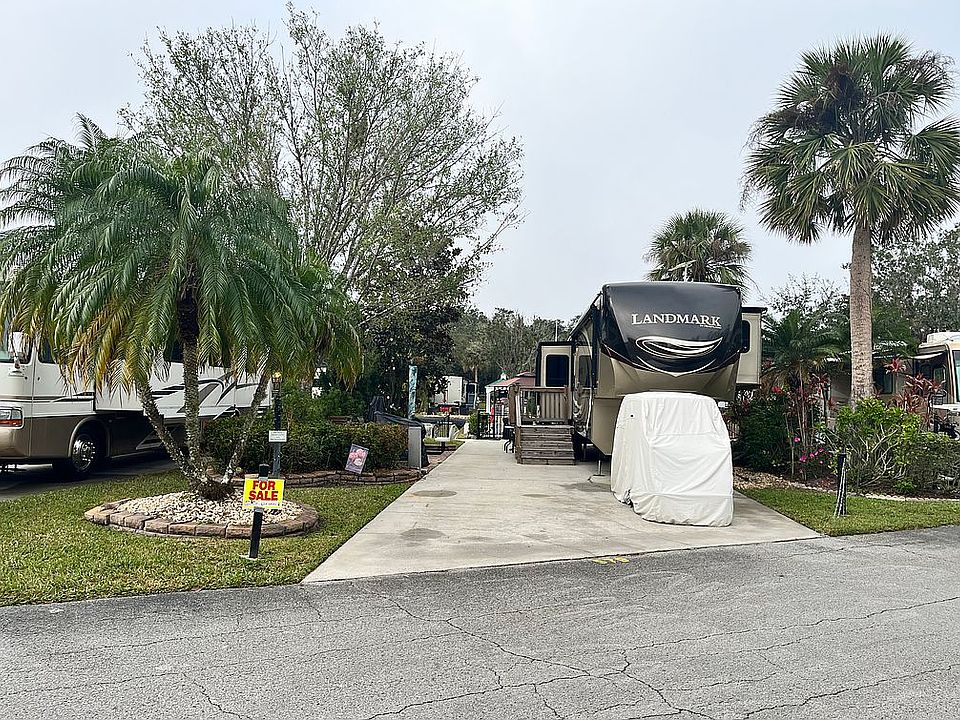 1st image of 579 Waterway Dr