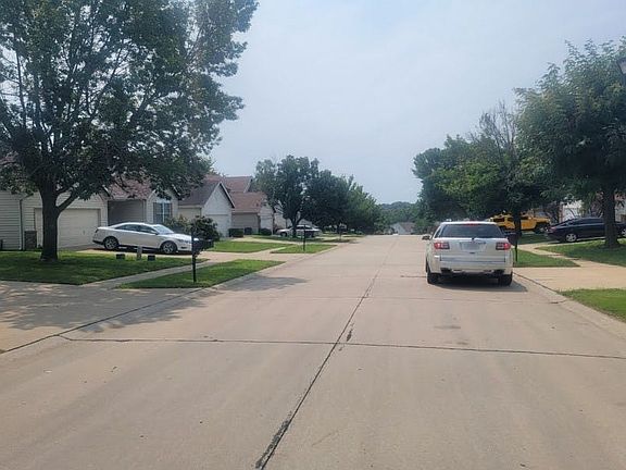 5th image of 4533 Robbins Ave