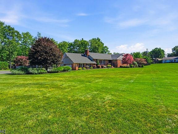 4th image of 65 Washington Valley Rd