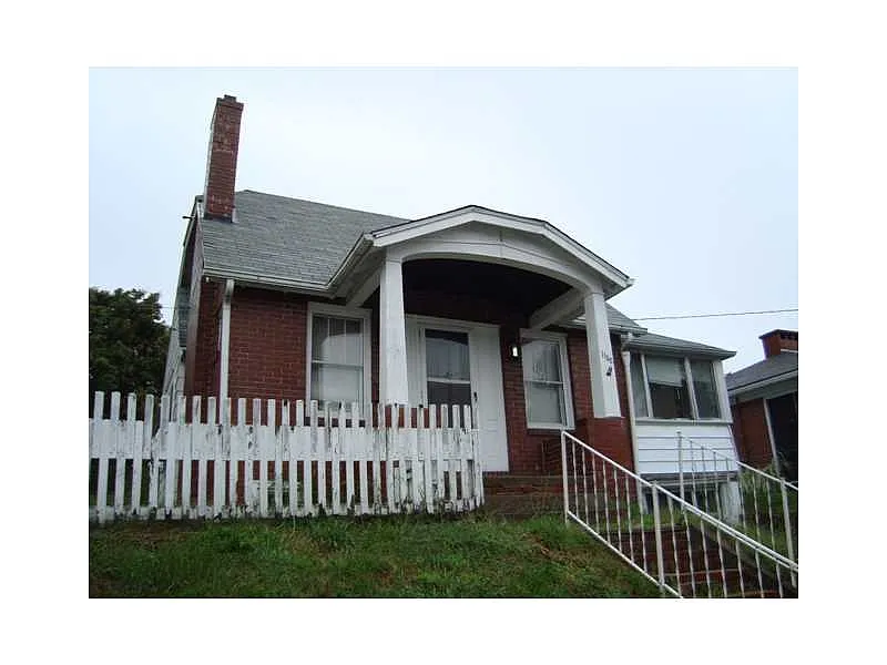 1130 Constitution St photo 1