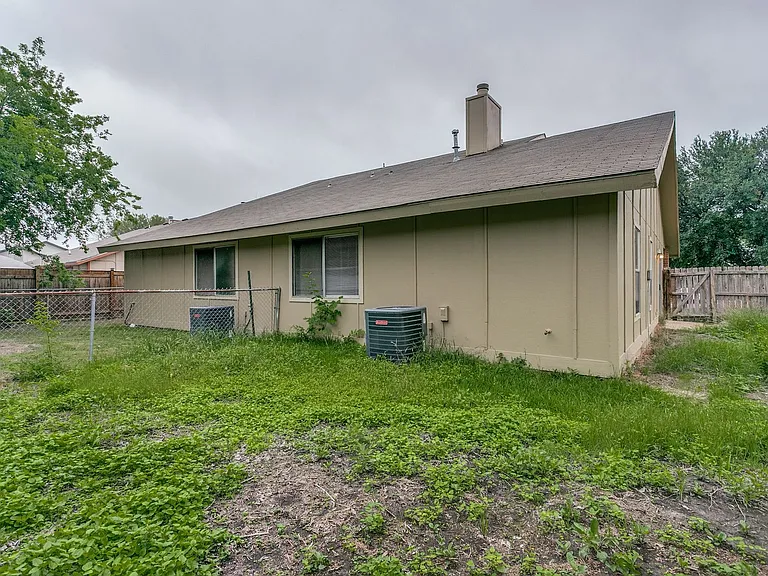 2-Bedroom Duplex — Photo 25