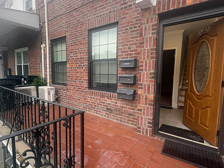 34-27 Crescent St #2 — Photo 39