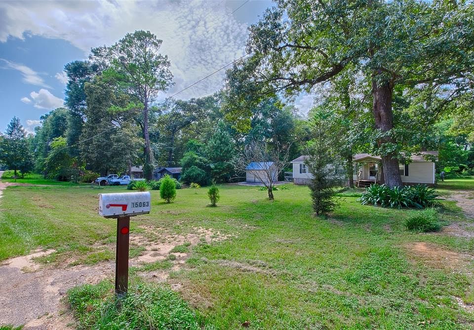 2nd image of 15063 Dogwood Ln