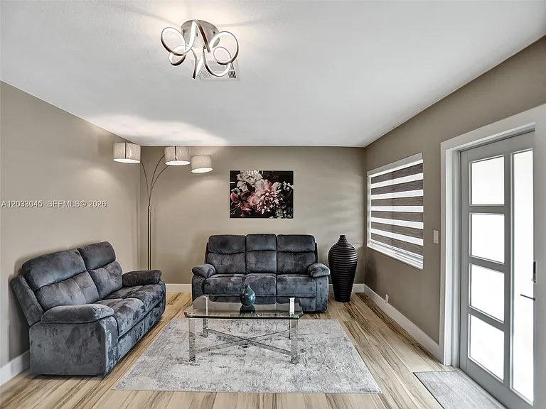491 SE 23rd Ave — Photo 18