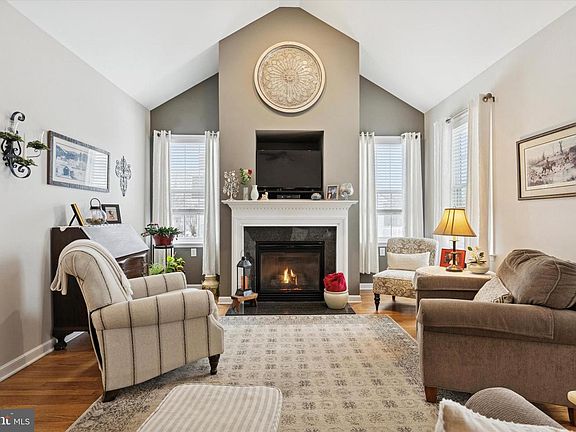 3rd image of 129 Haslan Ln