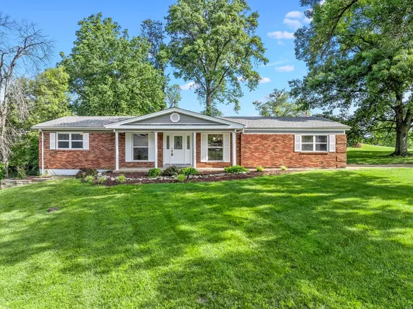 1105 Sandstone Dr, Saint Louis, MO 63146