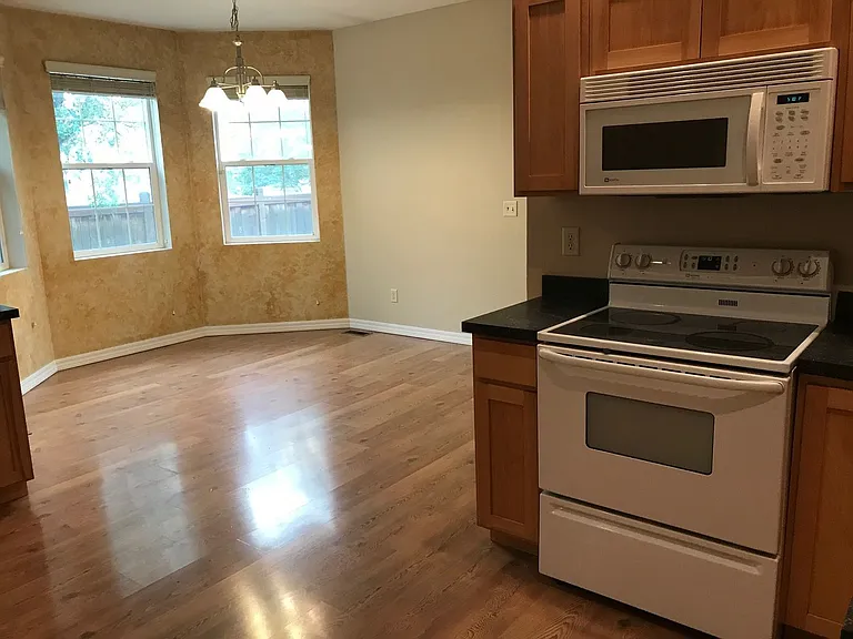226 E River Rock Rd — Photo 4
