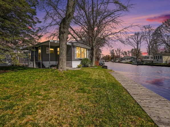 2478 S Tamarac Dr, Ludington, MI 49431
