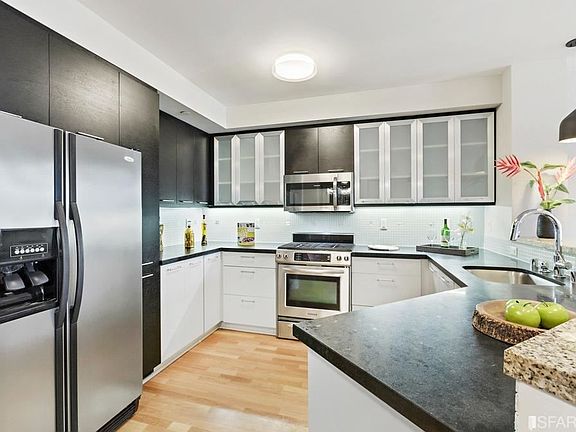 3rd image of 177 Townsend St Unit 625