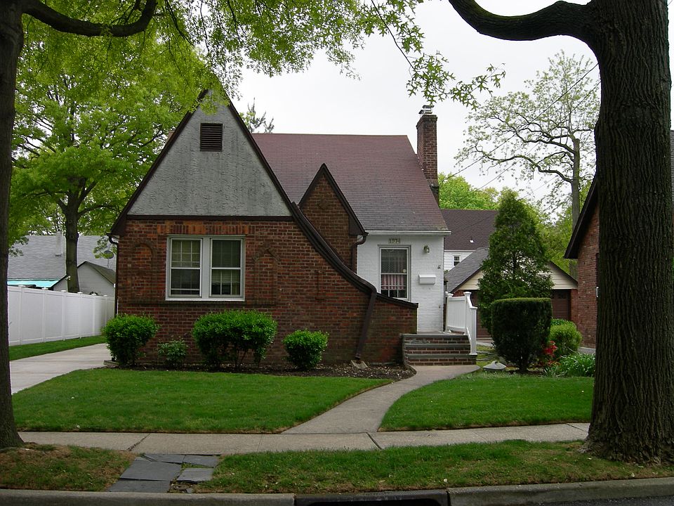 2nd image of 1374 Berkley St