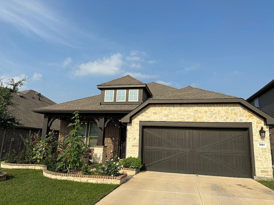 1st image of 2604 Stadium View Dr