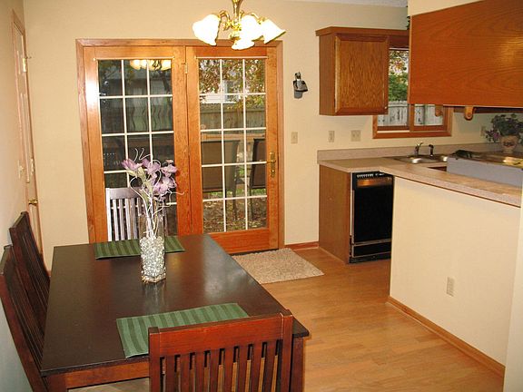 Dining/Kitchen 