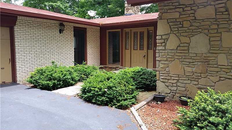 1st image of 5975 Oak Hill East Dr
