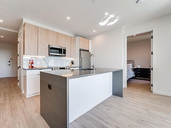 5th image of 309 Pine St #301
