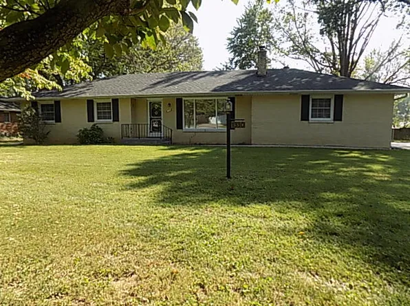 1330 E Sammy Lane, Springfield, MO 65804