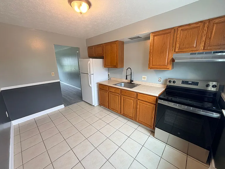 929 Cook Ave — Photo 4