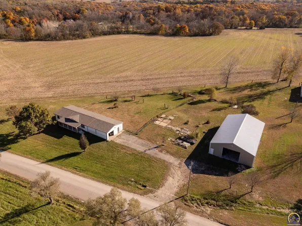 2831 SE 101st St, Berryton, KS 66409