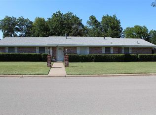 907 Aztec Dr, Burkburnett, TX 76354