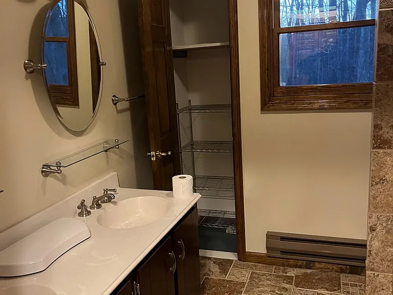 181 McMichaels Ct — Photo 5