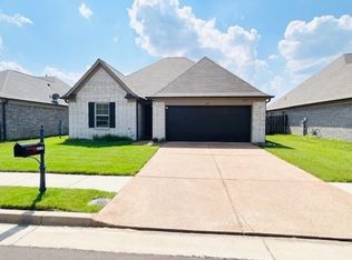 1081 Darren Cir, Cordova, TN 38018