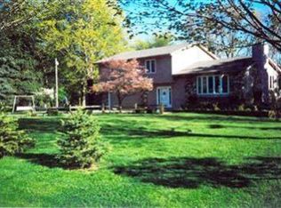 413 W Smith St, Buchanan, MI 49107
