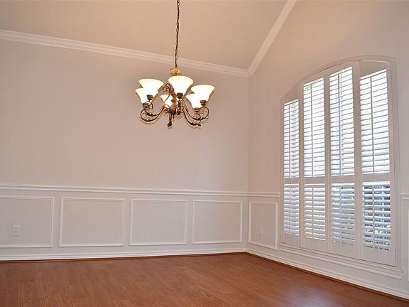 3rd image of 1303 Miners Bend Ln