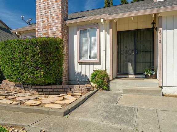 5th image of 2712 Mankas Boulevard