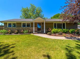 2281 Hicks Rd, Rolling Meadows, IL 60008