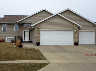 7126 W Rosemont Ln, Sioux Falls, SD 57106