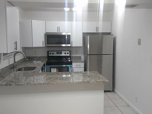 5th image of 5328 Bosque Ln