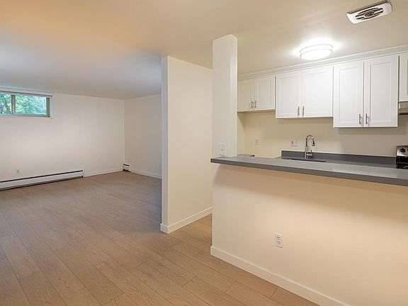 4th image of 324 W Olympic Pl #102