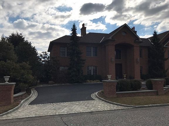 3rd image of 3 Davison Ln W