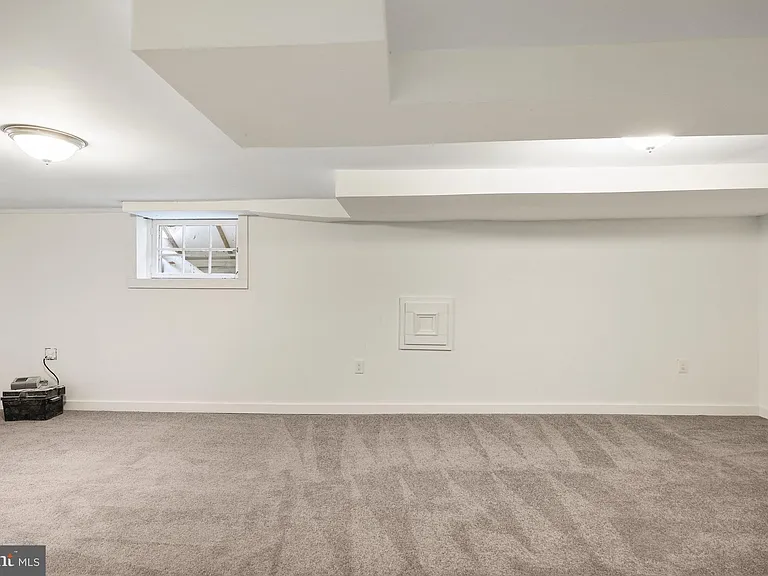 3916 Military Rd — Photo 35