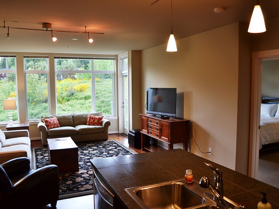 1st image of 180 Harbor Square Loop NE Unit B320