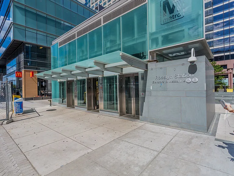 1315 N Ode St #704 — Photo 25