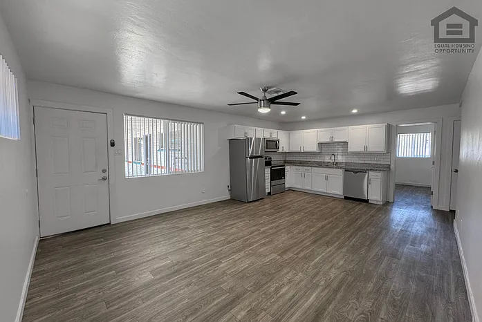 1336 E Willetta St #12 — Photo 7