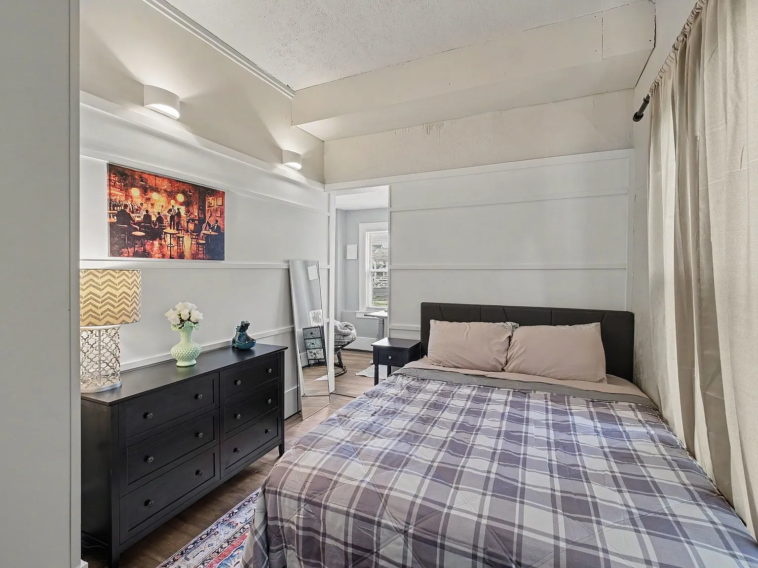 4 bed, 1.5 bath, 1450 sqft, $2,695 — Photo 3