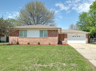 7700 W Suncrest Ave, Wichita, KS 67212