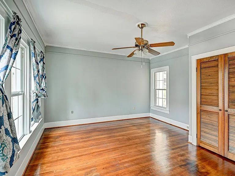 512 W Pierce St — Photo 15