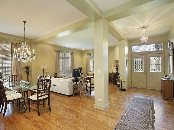 2nd image of 2372 Glen Eagles Ln