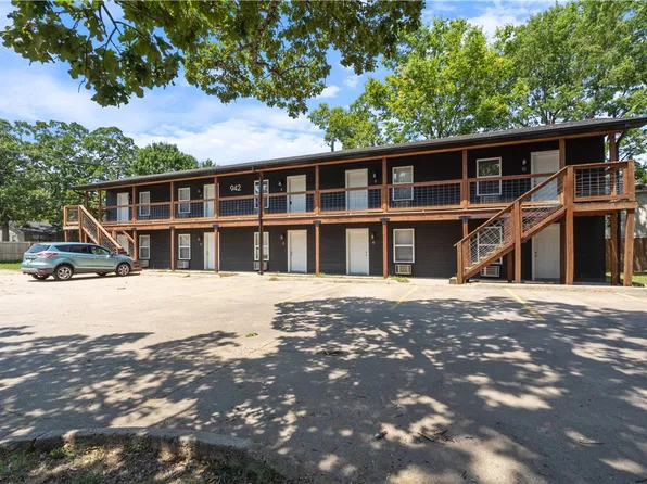 942 W Holly St, Fayetteville, AR 72703