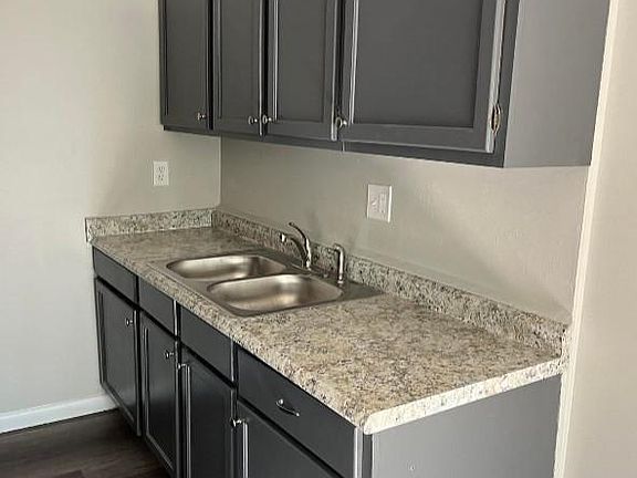 5th image of 1628 Linden Dr #932