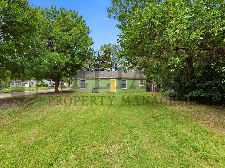 2464 S Washington Ave — Photo 7