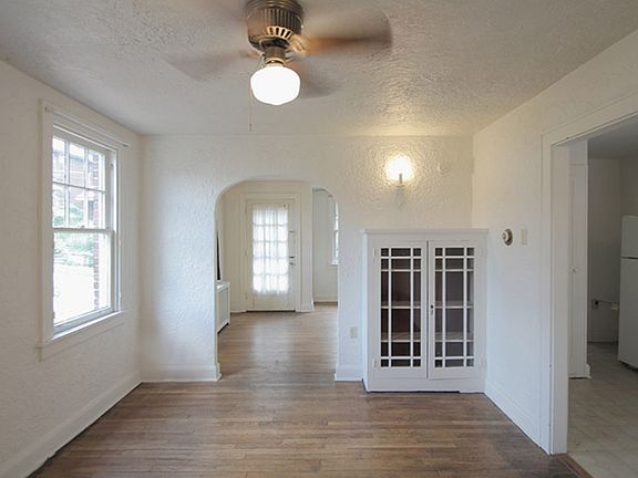 3rd image of 8009 Saint Lawrence Ave