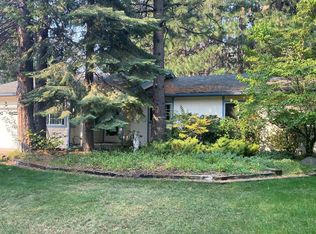 1521 Holiday Ln, Mount Shasta, CA 96067