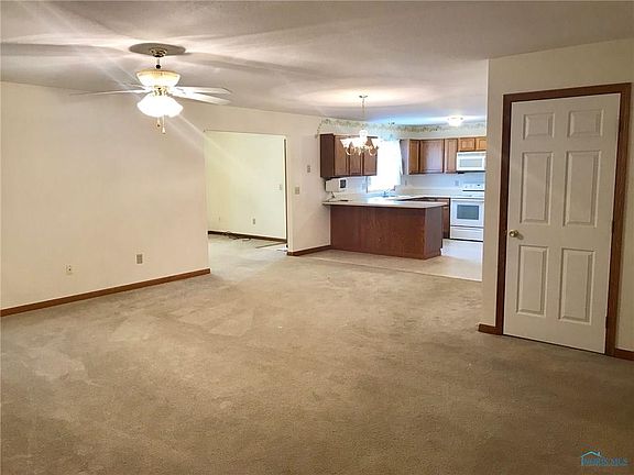 4th image of 65 Whitney Dr